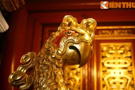 Chuyện ly kỳ tục thờ chim vẹt của người Việt