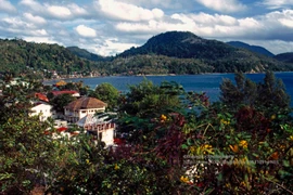 “Thiên đường” có thật ở đảo Sumatra, Indonesia năm 1997