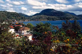 “Thiên đường” có thật ở đảo Sumatra, Indonesia năm 1997