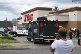 Mỹ: Xả súng đẫm máu tại siêu thị ở New York, ít nhất 10 người tử vong