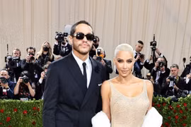 Bộ váy phản cảm nhất 2022