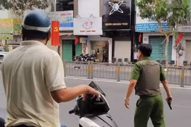 Bắt nghi can ôm vũ khí cố thủ ở TP.HCM chạy về Đồng Nai