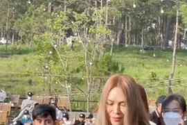 Mỹ Tâm được fan khen ngợi "vẻ đẹp bất chấp mọi cam thường" 