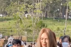 Mỹ Tâm được fan khen ngợi "vẻ đẹp bất chấp mọi cam thường" 