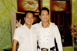 Cuộc sống của 2 em ruột ông hoàng nhạc sến giờ ra sao?