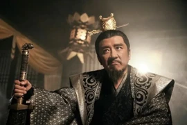 Hoàng đế nào nổi danh là 'kẻ phản bội' đáng khinh?