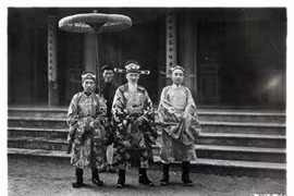 Ảnh hiếm độc về vua quan nhà Nguyễn ở Huế đầu thế kỷ 20