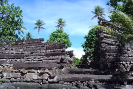 Bí ẩn thành phố cổ trồi lên giữa biển Thái Bình Dương