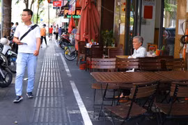 Vì sao một năm cho thuê vỉa hè TPHCM chỉ thu được 7 tỉ?
