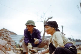 Xúc động loạt ảnh tư liệu cực quý về Hà Nội năm 1973