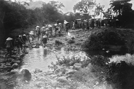 Ảnh đặc biệt hiếm về hành trình xuyên Quốc lộ 1 năm 1898 (2)