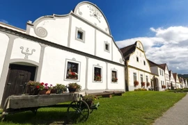Kiến trúc độc đáo của làng cổ phong cách Bohemia đẹp nhất châu Âu