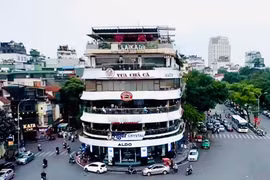 Điều bất ngờ về tòa nhà “Hàm cá mập” không phải ai cũng biết