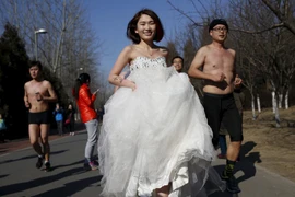 Phụ nữ Trung Quốc bằng mọi giá phải mua nhà trước khi lấy chồng