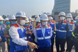 Chủ tịch TP HCM ra "tối hậu thư" về tiến độ vận hành metro số 1