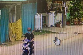 Video: Nam thanh niên đi Exciter làm liều tại tiệm vàng ở Củ Chi