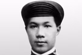 Vị hoàng đế nước Việt nào sống ở nước ngoài hơn 40 năm?