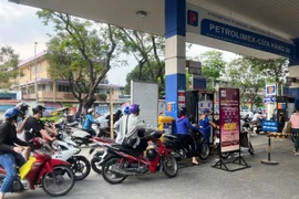 Giá xăng trong nước hôm nay có thể giảm nhẹ 400 đồng/lít