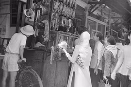 Ảnh cực quý về khu Chợ Cũ ở Sài Gòn năm 1950 
