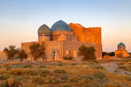 Biết gì về khu lăng mộ cổ hoành tráng nhất Trung Á?