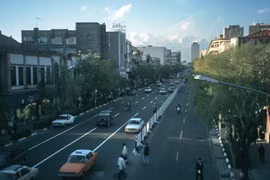 Thích thú với cuộc sống muôn màu ở Iran năm 1996