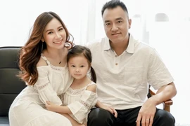 Ca sĩ gợi cảm nhất nhóm Mắt Ngọc giờ ra sao?