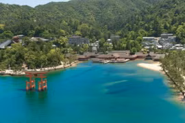 Khám phá ngôi đền trên mặt biển đẹp nhất Nhật Bản