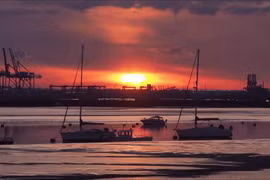 Video: Hoàng hôn tuyệt đẹp trong ngày nóng ở Kent