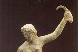 Tại sao bức tượng nữ đấu sĩ La Mã cổ đại lại có tư thế kì lạ?