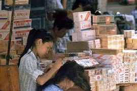 Ảnh sinh động về phụ nữ Hà Nội những năm 1991 - 1993