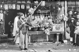 Tết Trung thu ở Hà Nội năm 1926 cực rực rỡ dù ảnh đen trắng