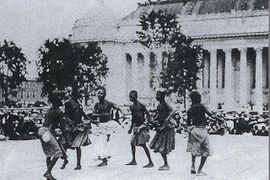 Sự thật đau lòng về 'vườn thú người' trong lịch sử