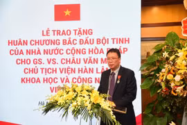 Nhà khoa học Việt nhận Huân chương Bắc đẩu Bội tinh của Pháp