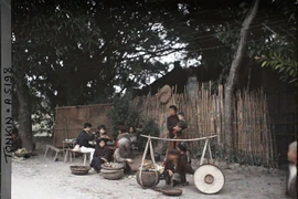 Loạt ảnh khó quên ở ngoại thành Hà Nội đầu thế kỷ 20 