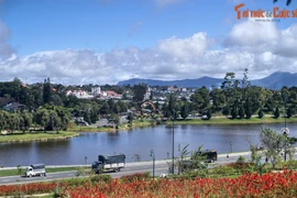 Cận cảnh các hồ nước nằm trong thành phố đẹp nhất Việt Nam 