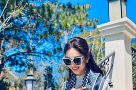 Nhan sắc như tuổi đôi mươi của Đặng Thu Thảo 