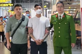 Nghi phạm truy nã nguy hiểm núp bóng nhân viên giao hàng