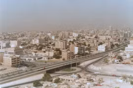 Đất nước Qatar thập niên 1980 trông "bụi bặm" như nào?