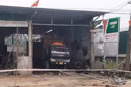 1 người chết, 5 người bị thương sau tiếng nổ lớn tại garage ôtô