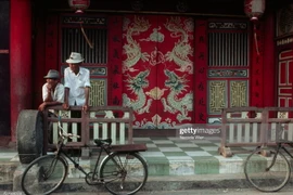 Mùa xuân Việt Nam thập niên 1990 qua loạt ảnh quý