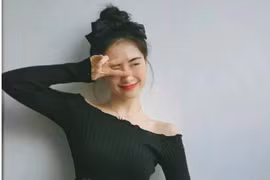 Lý do mỹ nhân Việt sẵn sàng vén áo, khoe bụng rạn chằng chịt