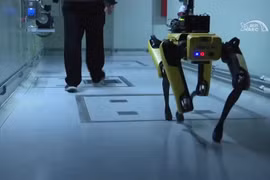 Video: Chó robot theo dõi nhiễm xạ ở Chernobyl 