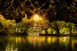 Ninh Bình đẹp như cõi tiên qua ống kính quốc tế