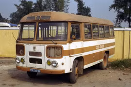 Ảnh thú vị về xe buýt ở Hà Nội năm 1996