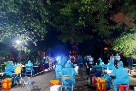 Những sinh viên tình nguyện nơi tuyến đầu chống dịch 