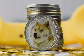 Một người Việt bị sàn chiếm 8 tỷ đồng