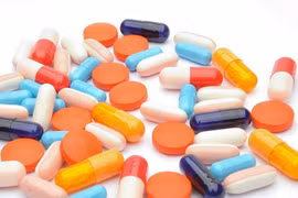 Gần 10.200 loại thuốc, vaccine, sinh phẩm được gia hạn lưu hành