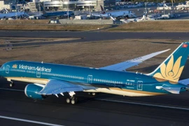 Thêm một máy bay phải quay đầu khẩn để cấp cứu hành khách