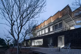 Ngỡ ngàng nhà máy chè bỏ hoang biến thành khu nghỉ dưỡng sang chảnh