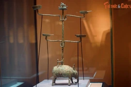 Soi từng mm kiệt tác đèn đồng “người cưỡi voi” của cư dân Việt cổ